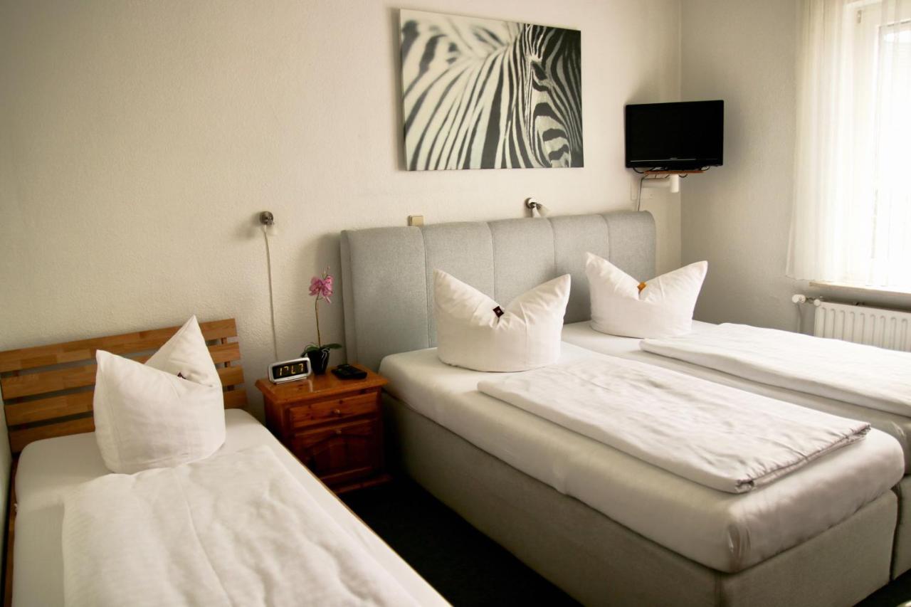 Hotel Meiendorfer Park Free Parking Хамбург Екстериор снимка