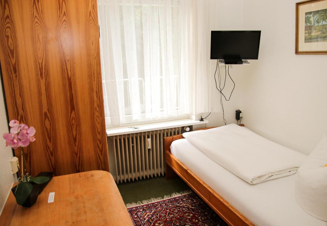 Hotel Meiendorfer Park Free Parking Хамбург Екстериор снимка